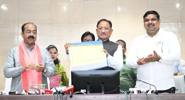 सीबीएसई 12वीं बोर्ड परीक्षा में सफल विद्यार्थियों को मुख्यमंत्री श्री विष्णुदेव साय ने दी बधाई