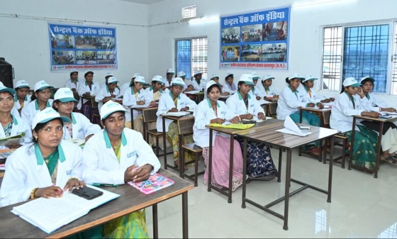 स्वरोजगार की राह पर बढ़ते कदम: मुख्यमंत्री ने RSETI में देखा ग्रामीण सशक्तिकरण का मॉडल