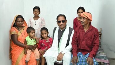 पक्के घर का सपना हुआ साकार : मुख्यमंत्री श्री विष्णु देव साय ने लेमरू में हितग्राही धरम सिंह के नए आवास में कराया गृह प्रवेश