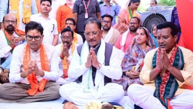 लेमरू पहुंचे मुख्यमंत्री, चौपाल लगाकर सुनी ग्रामीणों की समस्याएं