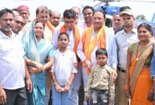 सुशासन तिहार में भावुक पल: मुख्यमंत्री से मिलकर बच्चों और अभिभावकों की आंखों में छलकी खुशी