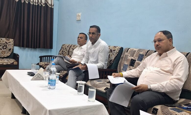 लोक निर्माण विभाग के सचिव ने सड़कों और भवनों के कार्यों की समीक्षा की लोक निर्माण विभाग के सचिव ने सड़कों और भवनों के कार्यों की समीक्षा की