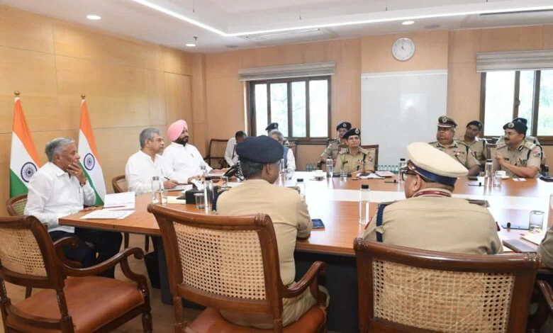 रेलवे ने यात्रियों से सतर्क और सावधान रहने का किया आग्रह, संदिग्ध गतिविधि की सूचना हेल्पलाइन नंबर 139 पर दें