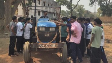 साइकिल न छूने वाले अब सीख रहे ट्रैक्टर चलाना और मरम्मत