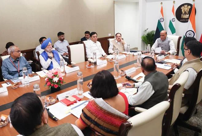 पेट्रोलियम उत्पाद की कमी नहीं, भारत के पास 60 दिनों का कच्चा तेल, प्राकृतिक गैस और 45 दिनों का एलपीजी भंडार उपलब्‍ध