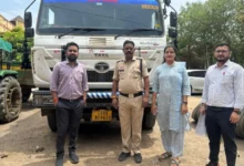 रेत के अवैध परिवहन मामले में हाईवा जब्त