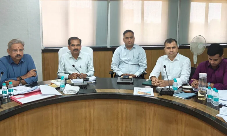 RTO/DTO मुख्यालय में उपस्थित रहें, बकाया वसूली अभियान तेज करें : सचिव RTO/DTO मुख्यालय में उपस्थित रहें, बकाया वसूली अभियान तेज करें : सचिव