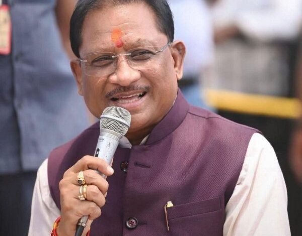 साय सरकार की पहल से श्रमिक परिवारों के बच्चों को मिलेगा बेहतर भविष्य, सरकार उठाएगी पढ़ाई का पूरा खर्च साय सरकार की पहल से श्रमिक परिवारों के बच्चों को मिलेगा बेहतर भविष्य, सरकार उठाएगी पढ़ाई का पूरा खर्च