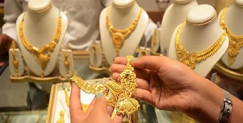 सोना-चांदी में आई जबरदस्त तेजी, भाव 1.53 लाख के पार सोना-चांदी में आई जबरदस्त तेजी, भाव 1.53 लाख के पार