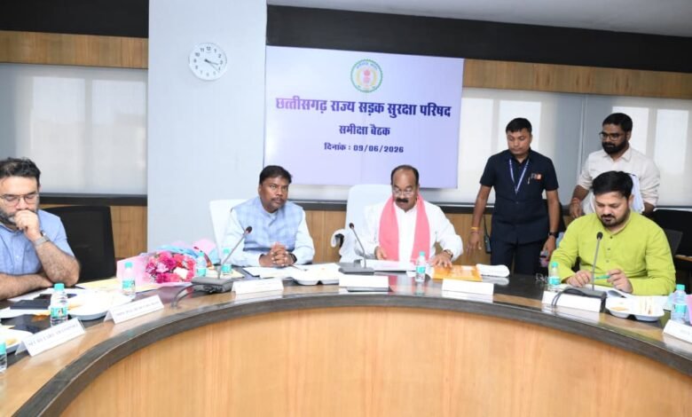 राज्य सड़क सुरक्षा परिषद की बैठक में दोनों उपमुख्यमंत्रियों और परिवहन मंत्री ने की समीक्षा राज्य सड़क सुरक्षा परिषद की बैठक में दोनों उपमुख्यमंत्रियों और परिवहन मंत्री ने की समीक्षा
