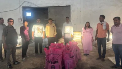 कृषि विभाग की सख्त कार्रवाई, वैष्णवी एग्रो इंडस्ट्रीज से उड़ीसा प्रिंट वाले उर्वरक की 11 बोरियां जब्त