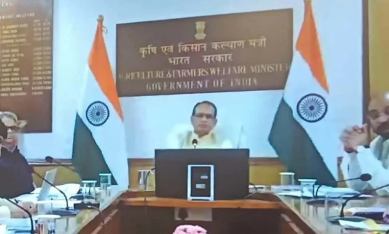 अल-नीनो के मद्देनजर केंद्रीय कृषि मंत्री श्री चौहान ने ली छत्तीसगढ़ की खेती-किसानी की जानकारी अल-नीनो के मद्देनजर केंद्रीय कृषि मंत्री श्री चौहान ने ली छत्तीसगढ़ की खेती-किसानी की जानकारी