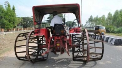 रबर टायर के बिना आयरन केजव्हील ट्रैक्टरों के सड़क पर संचालन पर सख्ती रबर टायर के बिना आयरन केजव्हील ट्रैक्टरों के सड़क पर संचालन पर सख्ती