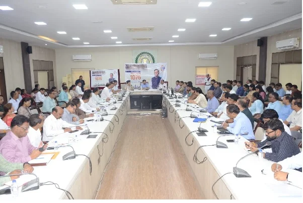 मुख्यमंत्री हेल्पलाइन बनेगी जनसमस्याओं के समाधान का मंच, समय-सीमा में शिकायत निराकरण करने जवाबदेह होंगे अधिकारी