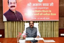 सड़कों और पुलों के निर्माण की धीमी गति पर बिफरे डिप्टी सीएम, 2 ठेकेदारों के पंजीयन निरस्त