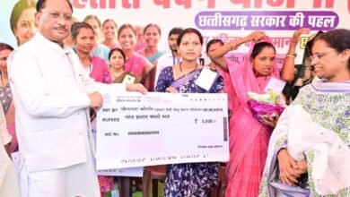 बड़ेकनेरा में लाभार्थियों से रूबरू हुए मुख्यमंत्री, महिलाओं, बच्चों और स्व-सहायता समूहों को विभिन्न योजनाओं के तहत मिला लाभ