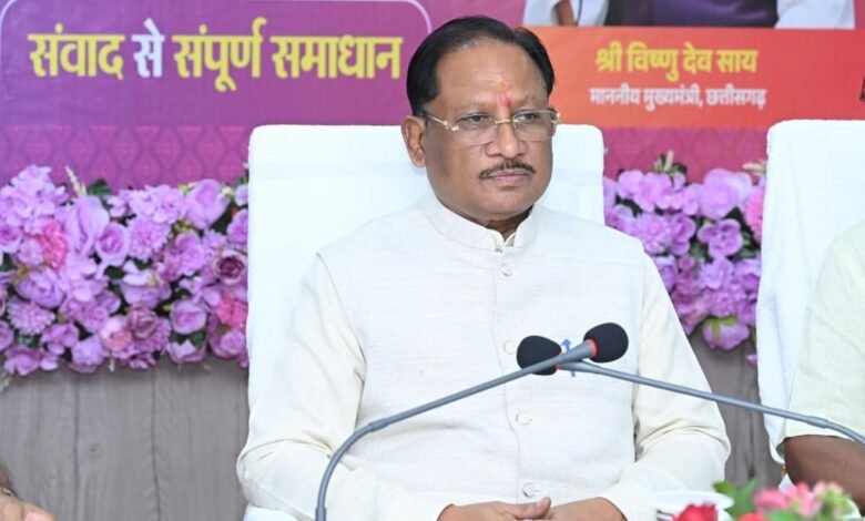 सुकमा में तीन जिलों की उच्चस्तरीय समीक्षा बैठक: विकास कार्यों, कानून-व्यवस्था, स्वास्थ्य, शिक्षा, कृषि और जनकल्याणकारी योजनाओं की हुई व्यापक समीक्षा