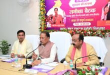 बिलासपुर संभाग के पांच जिलों की संयुक्त समीक्षा बैठक में विकास कार्यों, राजस्व प्रकरणों, पेयजल, स्वास्थ्य और खरीफ तैयारियों की विस्तृत समीक्षा