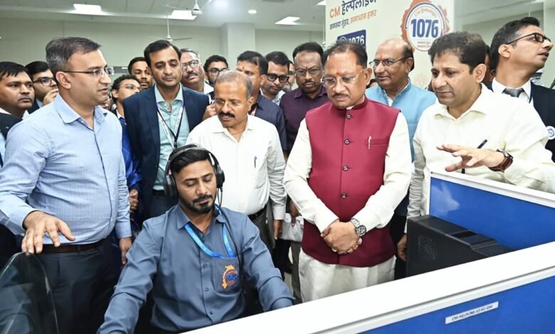 मुख्यमंत्री ने सीएम हेल्पलाइन पर कॉलर श्री पूनाराम ठाकरे से स्वयं की बात मुख्यमंत्री ने सीएम हेल्पलाइन पर कॉलर श्री पूनाराम ठाकरे से स्वयं की बात