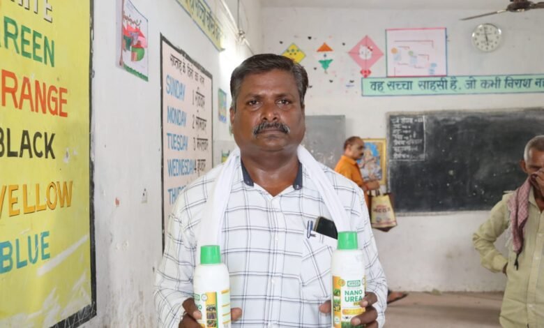 आधुनिक कृषि तकनीक अपनाकर कम लागत में बढ़ा रहे उत्पादन, अन्य किसानों के लिए बने प्रेरणा स्रोत आधुनिक कृषि तकनीक अपनाकर कम लागत में बढ़ा रहे उत्पादन, अन्य किसानों के लिए बने प्रेरणा स्रोत