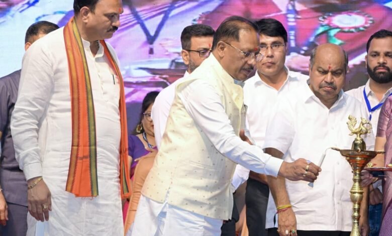 आपकी रगों में बहता हुआ खून किसी के बुझते हुए घर के चिराग को दोबारा रोशन कर सकता है आपकी रगों में बहता हुआ खून किसी के बुझते हुए घर के चिराग को दोबारा रोशन कर सकता है