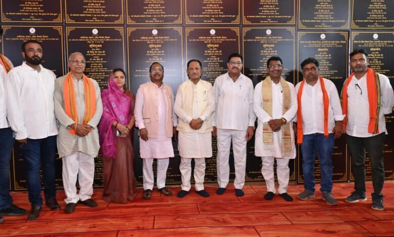 अपनी जड़ों से जुड़कर आगे बढ़ेगा समाज , विकास में सरकार हर कदम पर साथ – मुख्यमंत्री श्री साय अपनी जड़ों से जुड़कर आगे बढ़ेगा समाज , विकास में सरकार हर कदम पर साथ – मुख्यमंत्री श्री साय