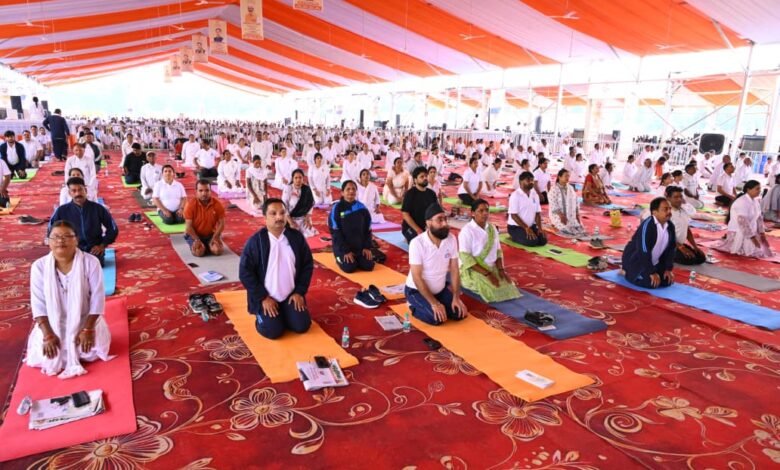 विश्व को भारत की अमूल्य देन है योग, इसे जन-जन तक पहुंचाना हमारी जिम्मेदारी : मुख्यमंत्री श्री विष्णुदेव साय