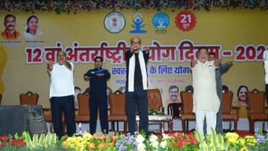 योग को जीवनशैली में शामिल करें – राज्यपाल श्री डेका