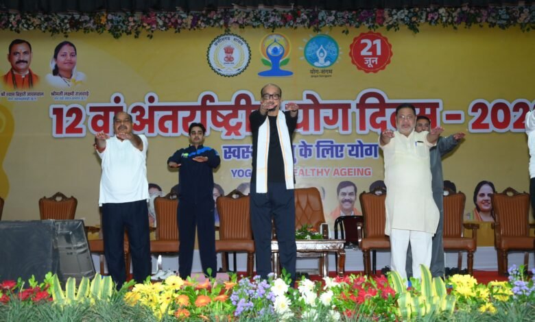 योग को जीवनशैली में शामिल करें – राज्यपाल श्री डेका योग को जीवनशैली में शामिल करें – राज्यपाल श्री डेका