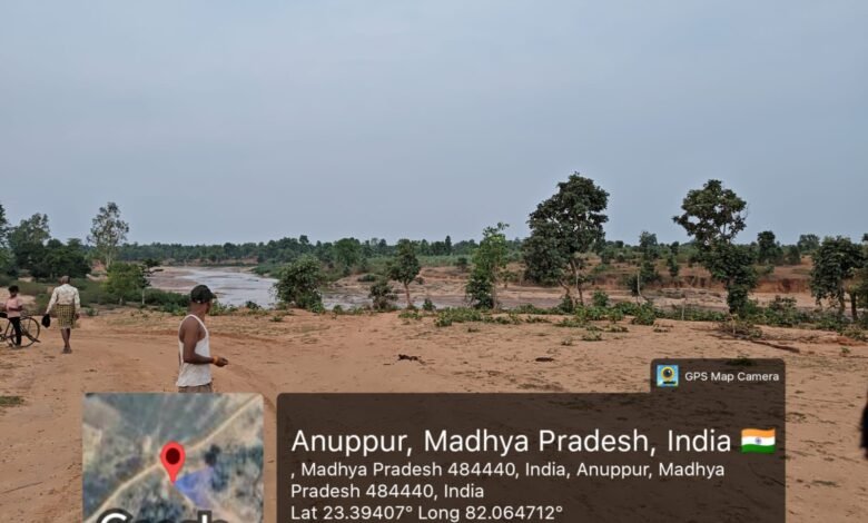 मुख्यमंत्री के निर्देश पर अवैध रेत खनन और भंडारण के विरुद्ध लगातार हो रही सख्त कार्रवाई मुख्यमंत्री के निर्देश पर अवैध रेत खनन और भंडारण के विरुद्ध लगातार हो रही सख्त कार्रवाई