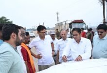 शहर में चल रहे प्रमुख विकास कार्यों का किया निरीक्षण, गुणवत्ता और समय-सीमा पर दिया विशेष जोर