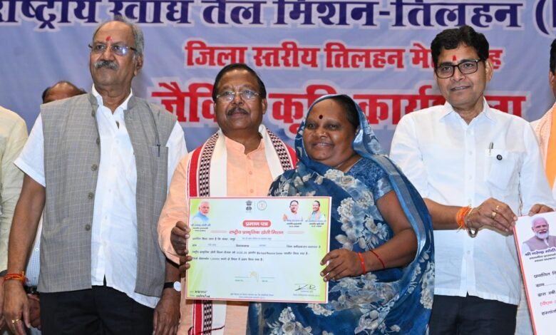 भावी पीढ़ी के स्वास्थ्य के लिए रासायनिक खाद छोड़ अपनानी होगी जैविक खेती: कृषि मंत्री रामविचार नेताम