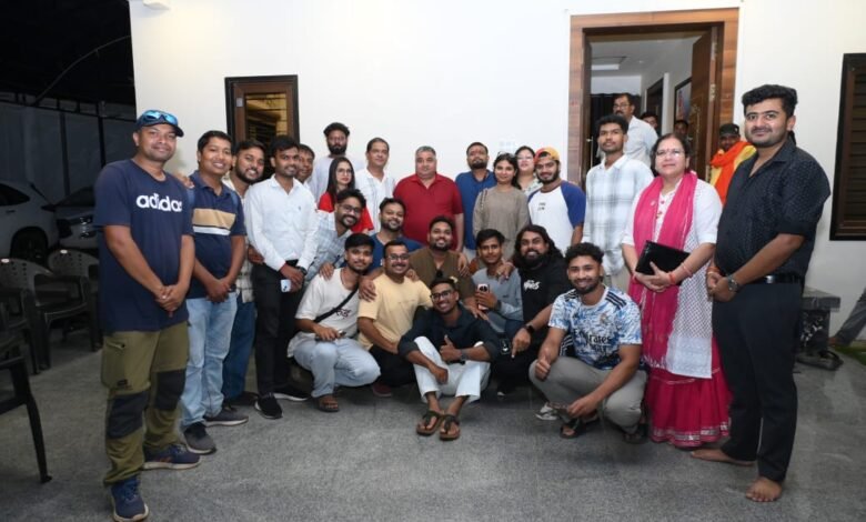 लखनपुर में सोशल मीडिया इन्फ्लूएन्सर्स से मिले पर्यटन एवं संस्कृति मंत्री श्री राजेश अग्रवाल