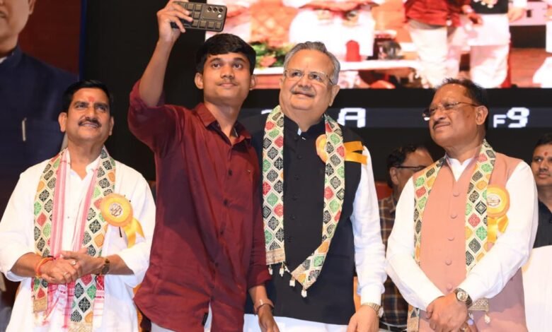 लोकतंत्र सेनानियों का त्याग नई पीढ़ी के लिए प्रेरणा है : मुख्यमंत्री श्री विष्णुदेव साय