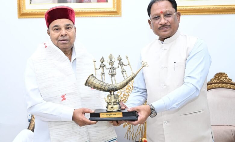 मुख्यमंत्री श्री विष्णुदेव साय से कर्नाटक के राज्यपाल श्री थावरचंद गहलोत ने की सौजन्य भेंट