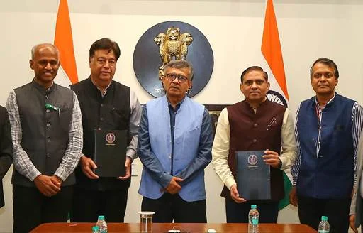 आत्मनिर्भर भारत: रक्षा मंत्रालय ने भारतीय नौसेना के लिए 20 उन्नत क्षमता वाले ग्लोबल नेविगेशन सैटेलाइट सिस्टम जैमर के लिए 449 करोड़ रुपये के अनुबंध पर हस्ताक्षर किए आत्मनिर्भर भारत: रक्षा मंत्रालय ने भारतीय नौसेना के लिए 20 उन्नत क्षमता वाले ग्लोबल नेविगेशन सैटेलाइट सिस्टम जैमर के लिए 449 करोड़ रुपये के अनुबंध पर हस्ताक्षर किए