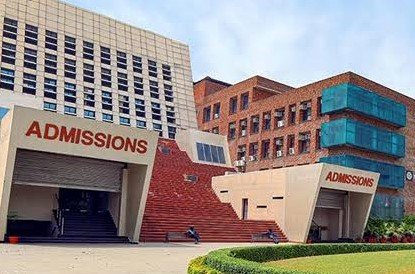 निजी विश्वविद्यालयों में प्रवेश से पहले जांच लें 5 जरूरी बातें