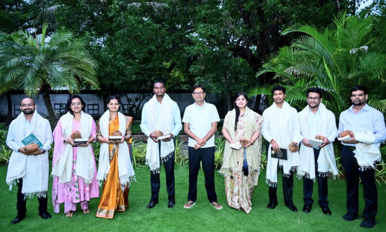 यूपीएससी 2025 के छत्तीसगढ़ टॉपरों ने वित्त मंत्री ओपी चौधरी से की मुलाकात यूपीएससी 2025 के छत्तीसगढ़ टॉपरों ने वित्त मंत्री ओपी चौधरी से की मुलाकात