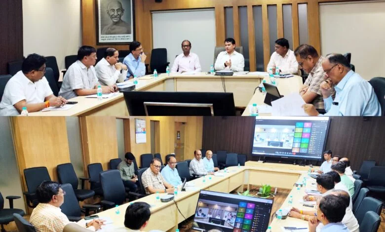 निर्माण कार्यों की गुणवत्ता पर सख्ती, लापरवाही पर नोटिस एवं ब्लैकलिस्ट की कार्रवाई के निर्देश निर्माण कार्यों की गुणवत्ता पर सख्ती, लापरवाही पर नोटिस एवं ब्लैकलिस्ट की कार्रवाई के निर्देश