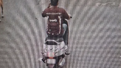 मोबाइल में मशुगल होकर वाहन चलाने वालों पर सख्ती, 2621 वाहन चलाते हुए मोबाइल फोन उपयोग पर की गयी कार्यवाही मोबाइल में मशुगल होकर वाहन चलाने वालों पर सख्ती, 2621 वाहन चलाते हुए मोबाइल फोन उपयोग पर की गयी कार्यवाही