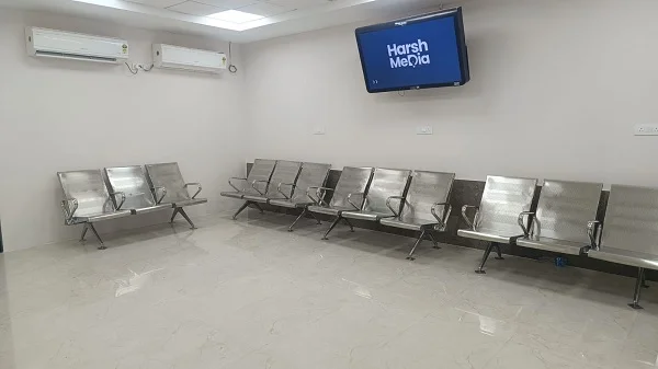 रायपुर स्टेशन पर यात्रियों की सुविधा के लिए 3-सीटर स्टेनलेस स्टील एवं आरसीसी बेंचों की व्यवस्था रायपुर स्टेशन पर यात्रियों की सुविधा के लिए 3-सीटर स्टेनलेस स्टील एवं आरसीसी बेंचों की व्यवस्था