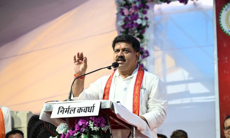 उपमुख्यमंत्री ने गंडईखुर्द में प्रदेश के पहले विकास कार्य के रूप में शेड निर्माण प्रस्ताव को दी स्वीकृति