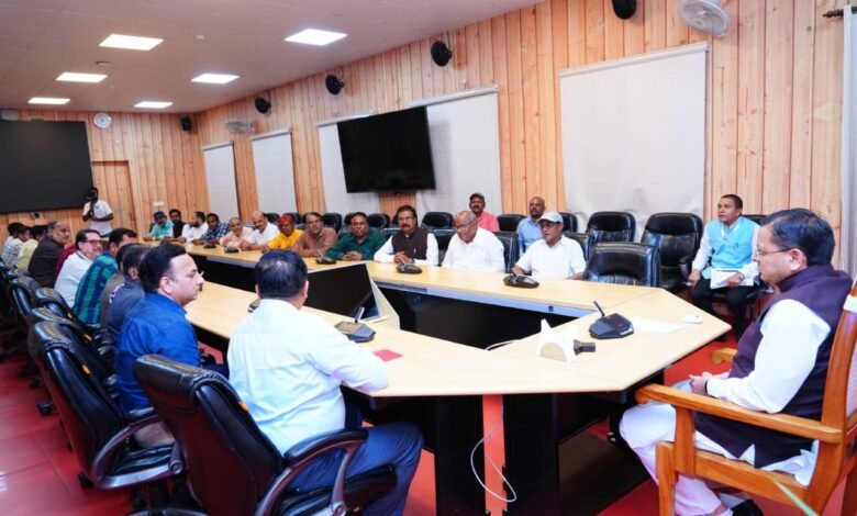 देवभूमि और छत्तीसगढ़ के बीच बढ़ा वैचारिक सेतु:मुख्यमंत्री श्री धामी से मिले छत्तीसगढ़ के मीडिया प्रतिनिधि देवभूमि और छत्तीसगढ़ के बीच बढ़ा वैचारिक सेतु:मुख्यमंत्री श्री धामी से मिले छत्तीसगढ़ के मीडिया प्रतिनिधि