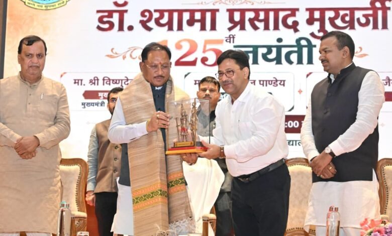 जिले की विशिष्ट पहचान विष्णुभोग चावल से मंत्री श्री गुरु खुशवंत साहेब का सम्मान