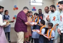 बेटियों के सपनों को मिली नई उड़ान, शाला प्रवेश उत्सव में शामिल हुए पर्यटन एवं संस्कृति मंत्री श्री राजेश अग्रवाल