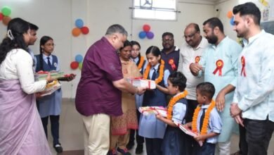 बेटियों के सपनों को मिली नई उड़ान, शाला प्रवेश उत्सव में शामिल हुए पर्यटन एवं संस्कृति मंत्री श्री राजेश अग्रवाल