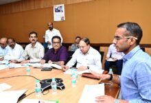कार्यों में तेजी लाने लोक निर्माण विभाग और रेलवे के अधिकारियों को बेहतर समन्वय से काम करने के दिए निर्देश