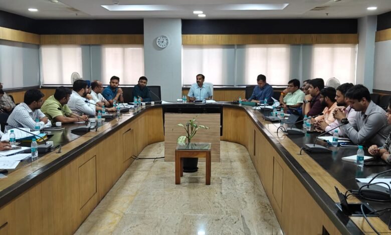 छत्तीसगढ़ में ईवी चार्जिंग नेटवर्क को मिलेगा बूस्ट, सरकार लाएगी एकीकृत एप छत्तीसगढ़ में ईवी चार्जिंग नेटवर्क को मिलेगा बूस्ट, सरकार लाएगी एकीकृत एप