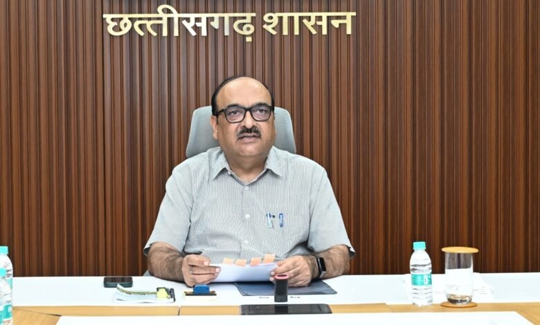 उरला की फैक्ट्री दुर्घटना के बाद सख्त कार्रवाई, मृतक श्रमिकों के कंपनी प्रबंधन द्वारा परिजनों को 30-30 लाख रुपये का मुआवजा देने पर सहमति उरला की फैक्ट्री दुर्घटना के बाद सख्त कार्रवाई, मृतक श्रमिकों के कंपनी प्रबंधन द्वारा परिजनों को 30-30 लाख रुपये का मुआवजा देने पर सहमति