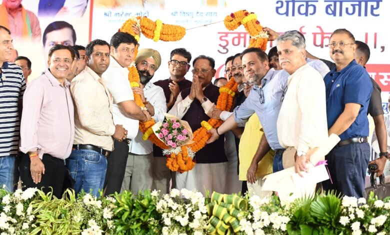 डुमरतराई थोक बाजार से व्यापार एवं राेजगार दोनों को मिलेगा बढ़ावा – मुख्यमंत्री श्री विष्णु देव साय डुमरतराई थोक बाजार से व्यापार एवं राेजगार दोनों को मिलेगा बढ़ावा – मुख्यमंत्री श्री विष्णु देव साय